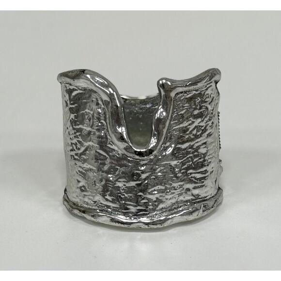 Jewelry - Silver Hinged Cuff Bracelet. WA451